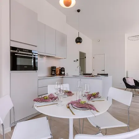 Appartement Beautiful And Bright With Terrace